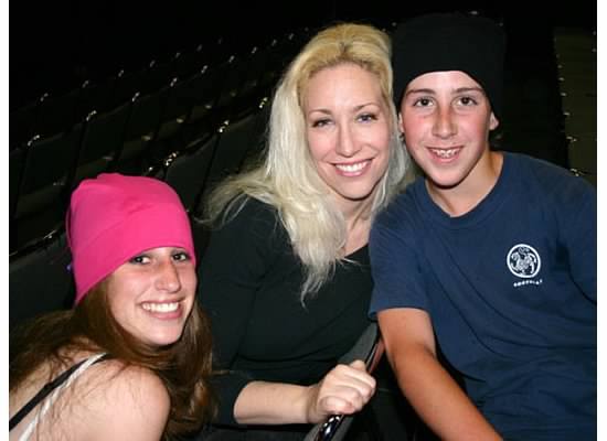 Linda Schaver with her children Brittany and Cameron